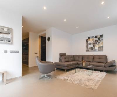 Exkluzívny 2i byt s terasou a parkovaním, Kramáre