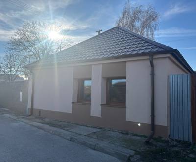 Prenájom komplet prerobený a zariadený  RD 3 izb. Blatné 