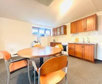 PRENÁJOM- KANCELÁRSKÝ PRIESTOR -120m2- KOMÁROVSKÁ