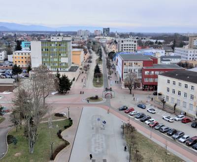 Kancelária s výhľadom na centrum Michaloviec. 16 m2