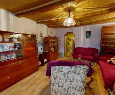 Útulný rodinný dom v Hronskom Beňadiku s veľkým pozemkom