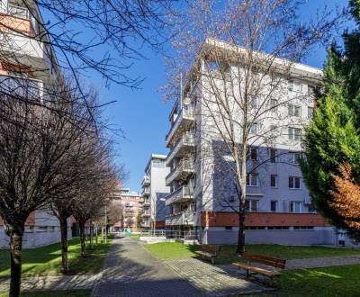 Predaj  4-izb. bytu s garážovým státím - Ružinov, ul. Na Križovatkách