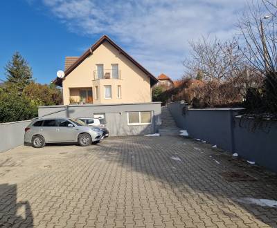 Viacgeneračný rodinný dom / investičná nehnuteľnosť – Dolná časť Zobor