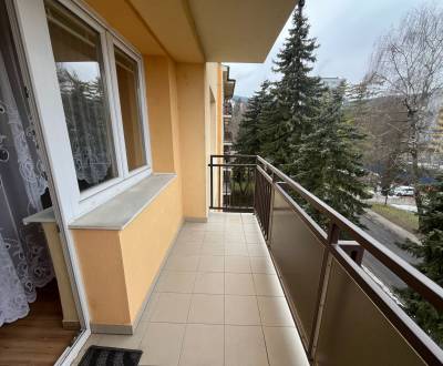 REZERVOVANÉ: 3 izb. byt 91 m2 s balkónom na Uhlisku, 3/4 posch.