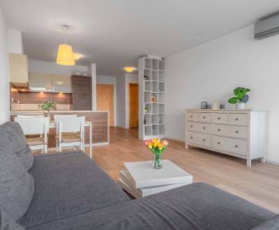 I na predaj 2i byt v komplexe Tri Veže na Bajkalskej