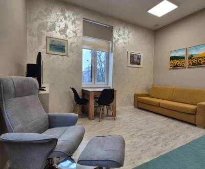 Na prenájom  plne zariadený apartmán na Južnej triede 44, Košice