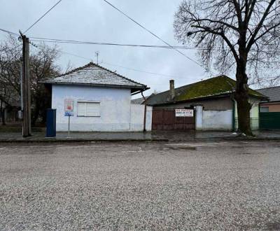 Predáme rodinný dom- Šurany, širšie centrum. 