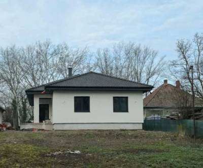 PREDAJ :  4 IZBOVÝ RODINNÝ DOM S GARÁŹOU,OBEC BODZA