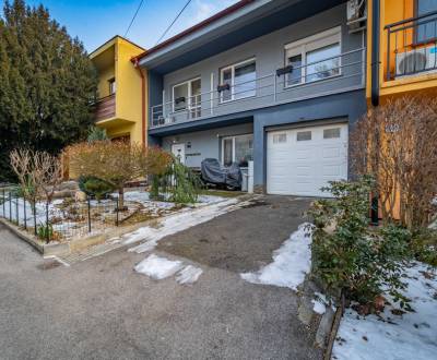 Na Predaj 6 izbový - dvojgeneračný RD v Pezinku len kúsok od Centra