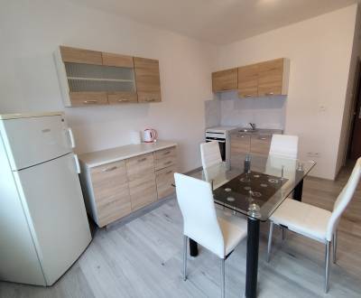 Na prenájom 1-izbový byt v Nových Zámkoch