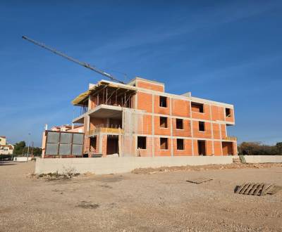 CHORVÁTSKO - Moderné apartmány 80 m od mora - SRIMA, VODICE