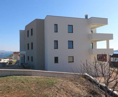 Vodice(HR)-3-izbový apartmán s terasou a panoramatickým výhľadom