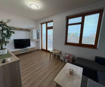 Na prenájom 2-izb. byt s balkónom v centre Dun. Streda