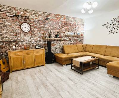 Krásny 3-izbový byt po kompletnej rekonštrukcii + garáž, JUH Trebišov