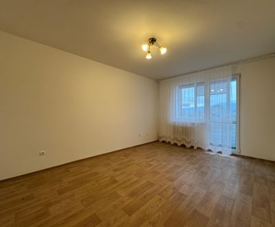 PRENÁJOM, 3 izbový byt na Komenského ulici, Snina