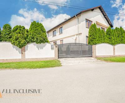 NA PREDAJ DVOJGENERAČNÝ 8-IZBOVÝ RODINNÝ DOM, SAP