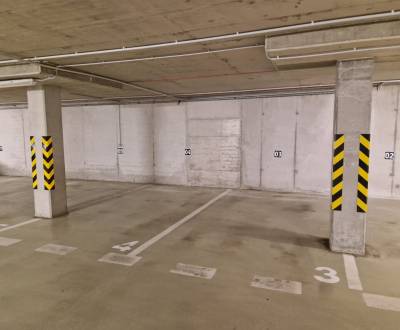 Parkovacie miesto blízko Slov. sporiteľne, Klientskeho centra a Yeme