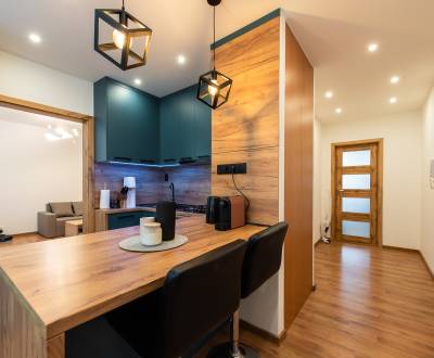 REZERVOVANÝ ! ZREKONŠTR. 2 IZBOVÝ BYT, 48+15 m2 PIVNICA, LESNÍCKA-PREŠ