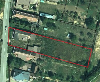  PREDAJ 2053 m2 stavebný pozemok, starší RD, všetky IS, Veľká Ida