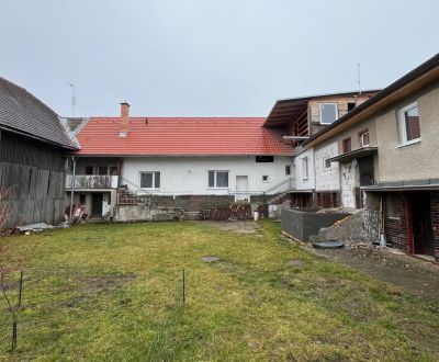 NA PREDAJ: Veľký dom - 3 byty, pivnica, dielňa, sklad, pozemok 