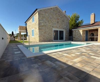 Vrsi - Kamenný dom - na predaj 