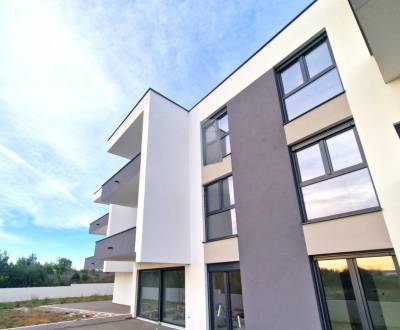 CHORVÁTSKO - Apartmány v novostavbe s výťahom - PRIVLAKA