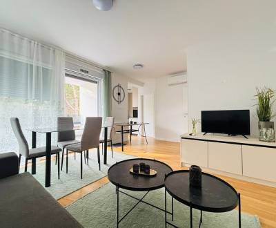 Pag, Novalja – zariadený apartmán v novostavbe