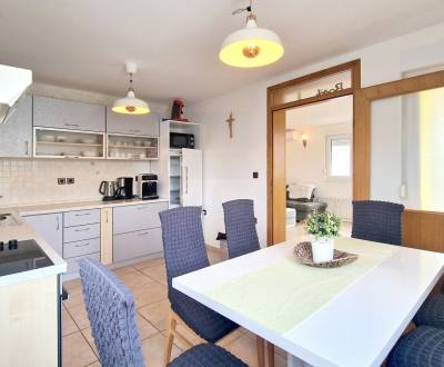 CHORVÁTSKO  - Pekný zariadený byt 70 m od pláže - VRSI, Zadar