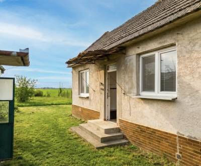 PREDANE/Rodinný dom s veľkorysým pozemkom a výbornou dostupnosťou 