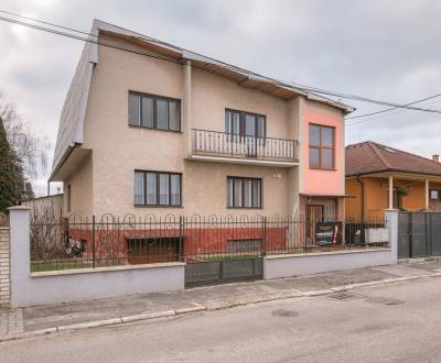 Na predaj dvojgeneračný 7-izbový rodinný dom, Kpt. Jaroša