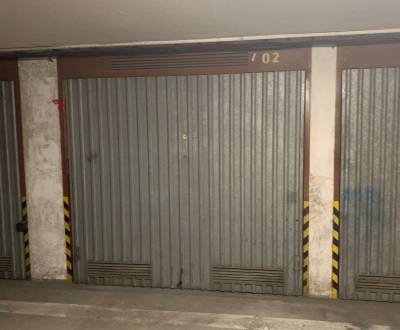 Garáž na začiatku Petržalky