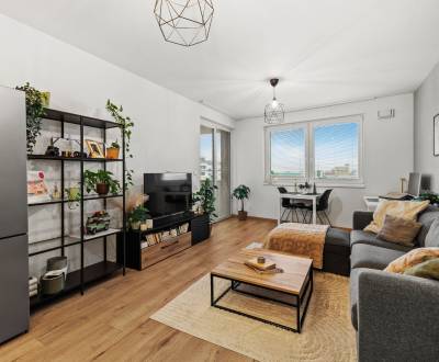 I Na predaj priestranný 2-izbový byt v Rovinke (City Park)