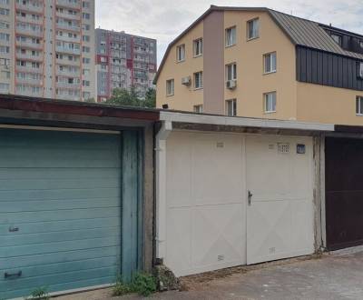 Garáž na ul. Plicková, Rača