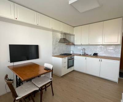 Prenajmem 1 izbový byt na Nábrežnej ulici v Nových Zámkoch