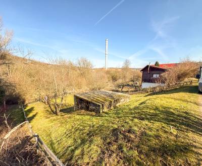 Záhrada 318m2 + murovaná pivnica, Chrášť - Trenčín 