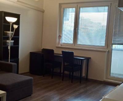 Prenájom 2-izbový byt na začiatku Petržalky