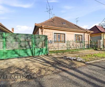 Na predaj 3-izb.rod.dom s dvojgarážou,Vojka nad Dunajom