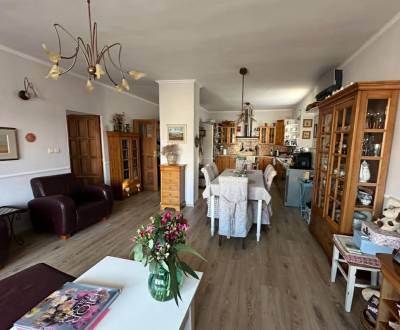 PREDAJ : RODINNÝ DOM, KOMÁRNO