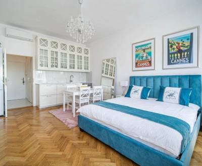 Nádherný, staromestský, 1-izb. byt v centre s výhľadom na Dunaj