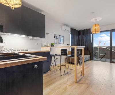 - PREDAJ - APARTMÁN - 38 m2 + 14 m2 LOGGIA - TEHELNÉ POLE