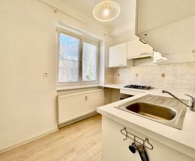 PREDAJ 1 - izbový byt, Bratislava - Ružinov, ul. Trenčianska