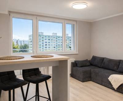 Prenájom 2-izbový byt s loggiou, 54m2, Bratislava-Petržalka