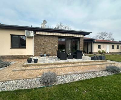 PREDAJ : RODINNÝ DOM VO VYHĽADÁVANEJ LOKALITE, KOMÁRNO