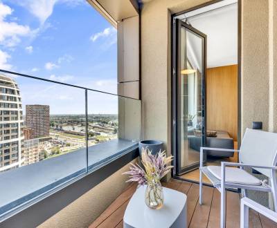 Predaj luxusný 2-izbový byt, 52 m2, Továrenská ul, SKY PARK