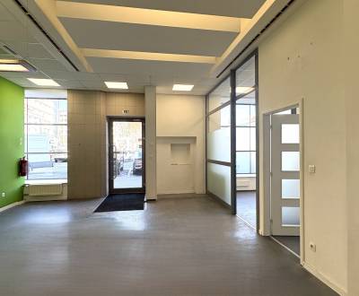 Prenájom obchodný priestor Ružinov, 104 m2.