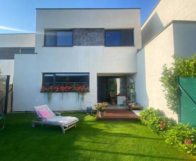 Nová Dedinka,projekt “Lastovičky”,na predaj moderný radový rodinný dom