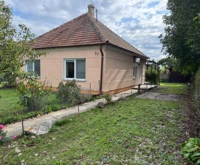 NA PREDAJ!!! Rodinný dom s veľkým pozemkom v obci Vék pri Hurbanove