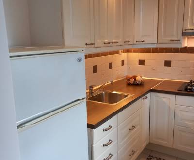 Prenájom 1.izb.bytu s logiou-Dúbravka-Sokolíková ul.,32 m2,1.posch.