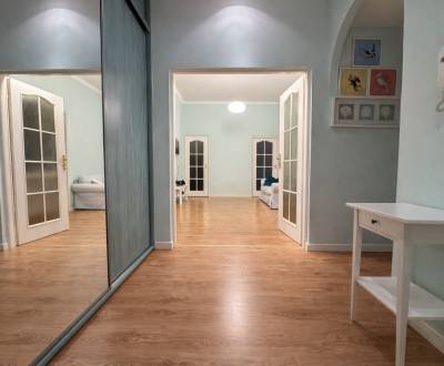 Predaj 4+1 izbový byt, 110 m2, 2 balkóny, Obchodná ul, centrum BA