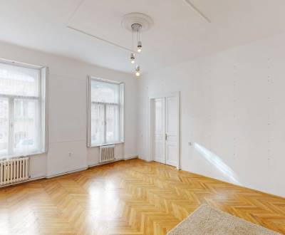 Staromestský 3-izbový byt 132 m², 2 pivnice – Mateja Bela, Staré Mesto
